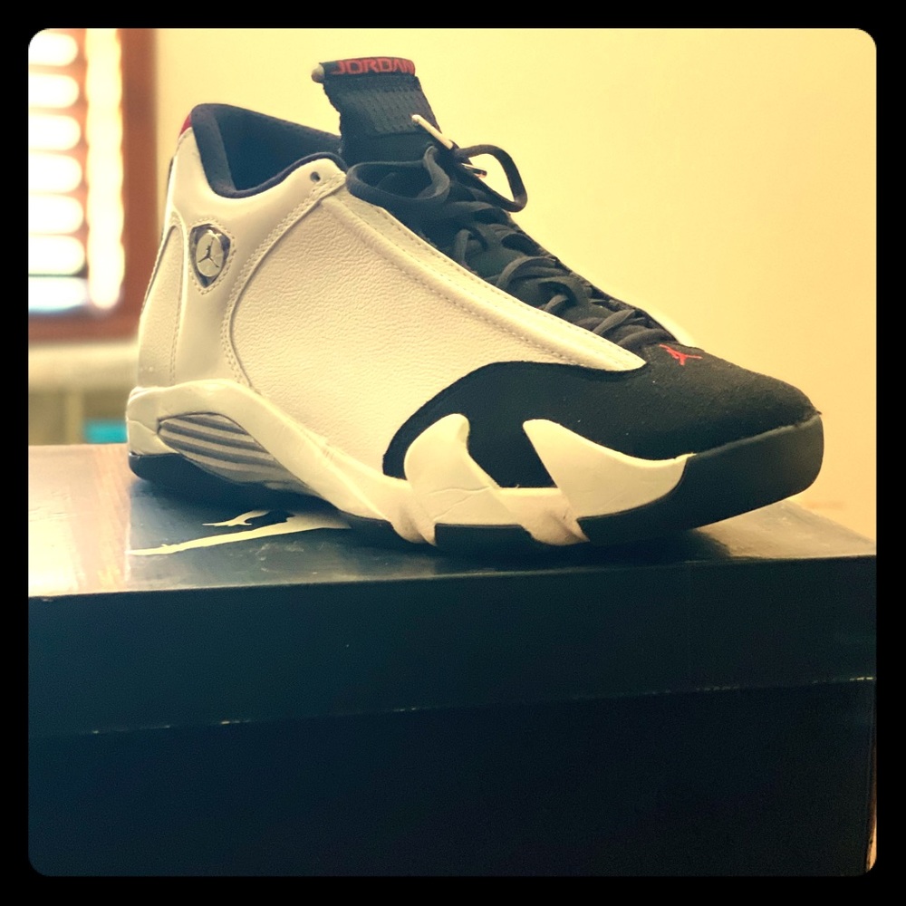 Retro Air Jordan black toe 14s